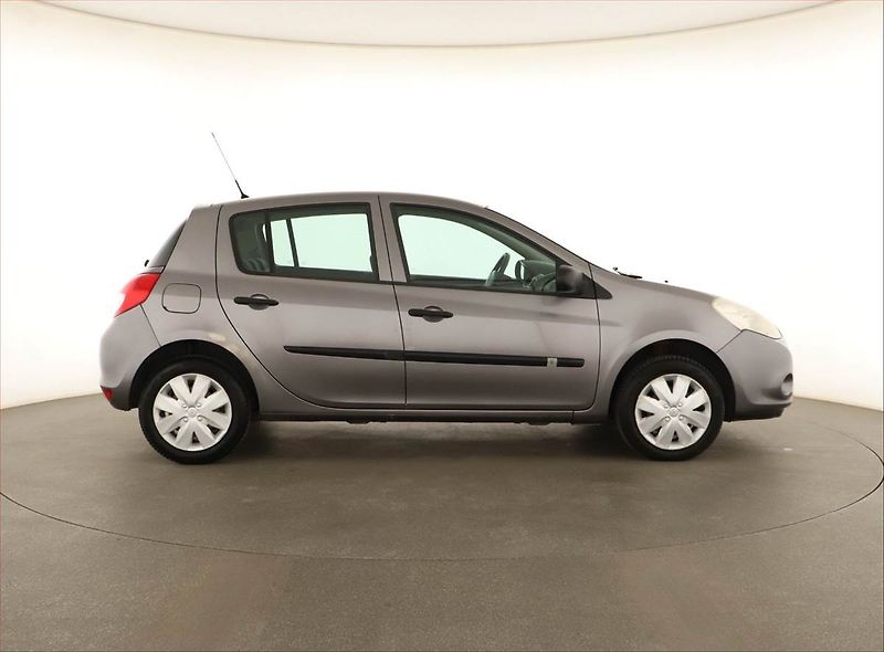 Renault Clio (2009) 1.2 16V, po STK, zamluveno - fotka 6 z 12