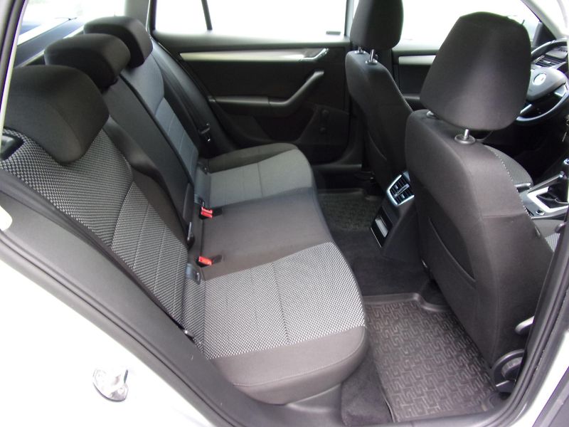 Škoda Octavia 1.6TDi81kW DPH ČR 1.MAJ. 2xKOL - fotka 21 z 23