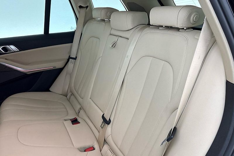 BMW X5 xDrive30d - fotka 9 z 27
