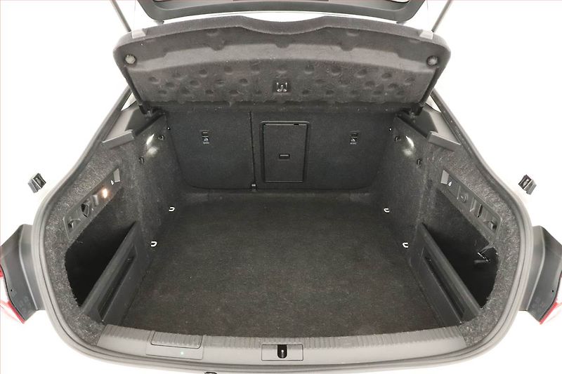 Škoda Superb (2019) 2.0 TDI, Tempomat - fotka 10 z 19