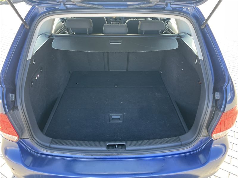 Volkswagen Golf 1,4 TSi 90kw DSG Comfortline G - fotka 9 z 44
