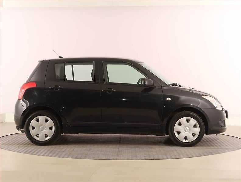 Suzuki Swift (2009) 1.3 i, 4X4, po STK, Tažné - fotka 6 z 16