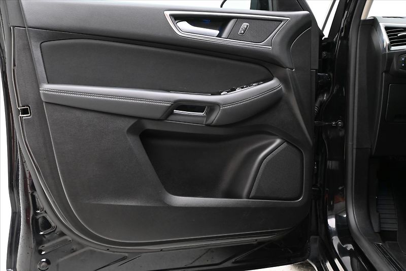 Ford S-MAX 2,0 EcoBlue 140 kW AT8 Titaniu - fotka 23 z 30