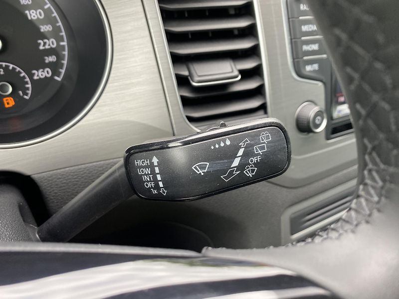 Volkswagen Golf Sportsvan 1.4 TSI 92kW- ALU - PDC -TAŽNÉ - fotka 21 z 46