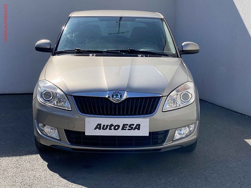Škoda Fabia (2011) 1.2 TSi, Family, +kola - fotka 2 z 18