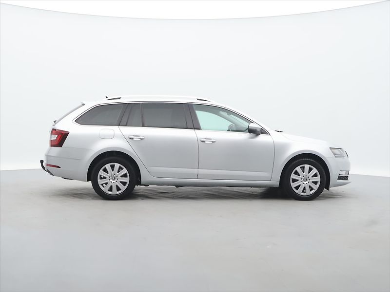Škoda Octavia 2,0 TDI 110kW DSG Style Virtua - fotka 8 z 28