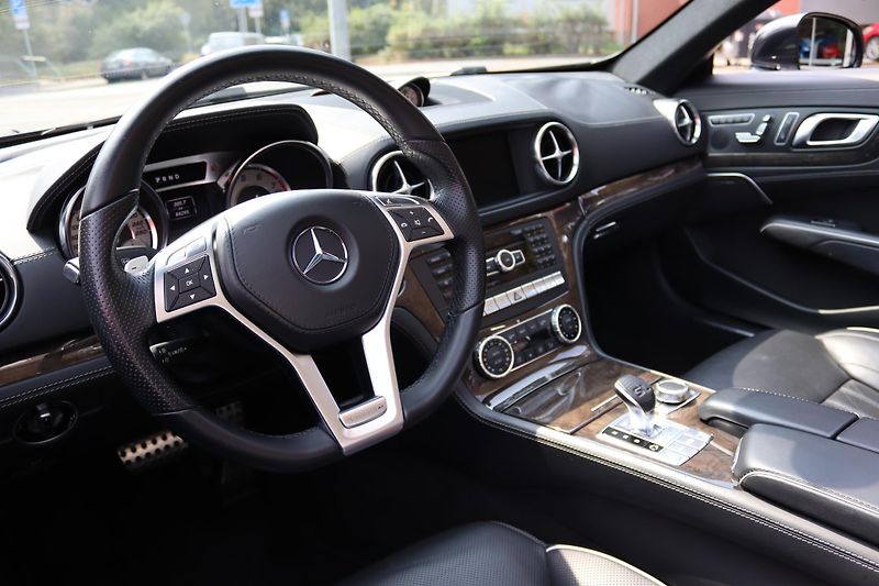 Mercedes-Benz SL Mercedes-Benz SL 500 BlueEFFIC - fotka 35 z 55