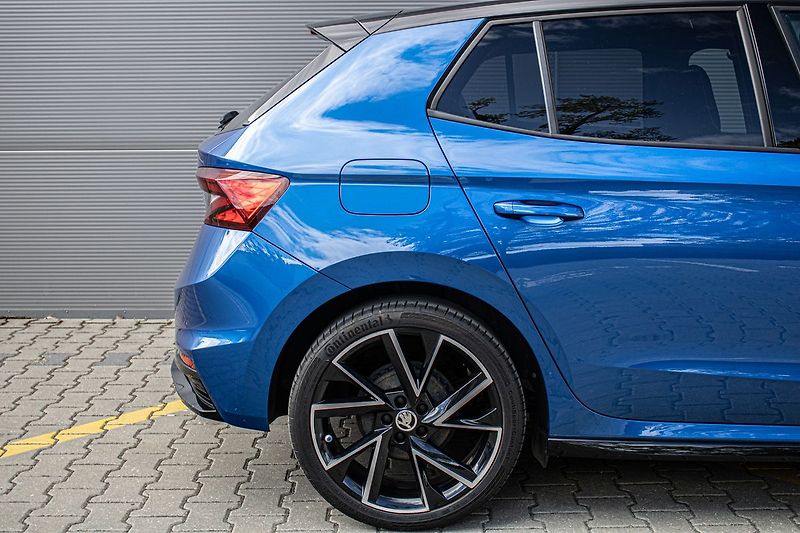 Škoda Fabia Monte Carlo - fotka 5 z 37
