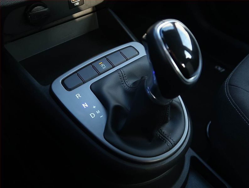 Hyundai i10 (2021) 1.0, Automat, Serv.kniha - fotka 13 z 17