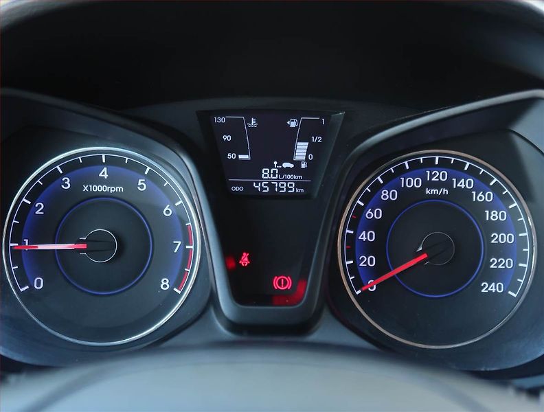 Hyundai ix20 (2014) 1.4 CVVT, ČR,1.maj - fotka 11 z 15