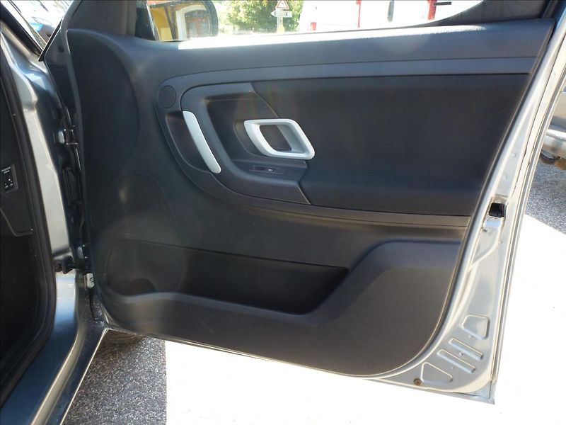 Škoda Roomster 1,9 TDI -  BEZ KOROZE !!!!!!! - fotka 29 z 54