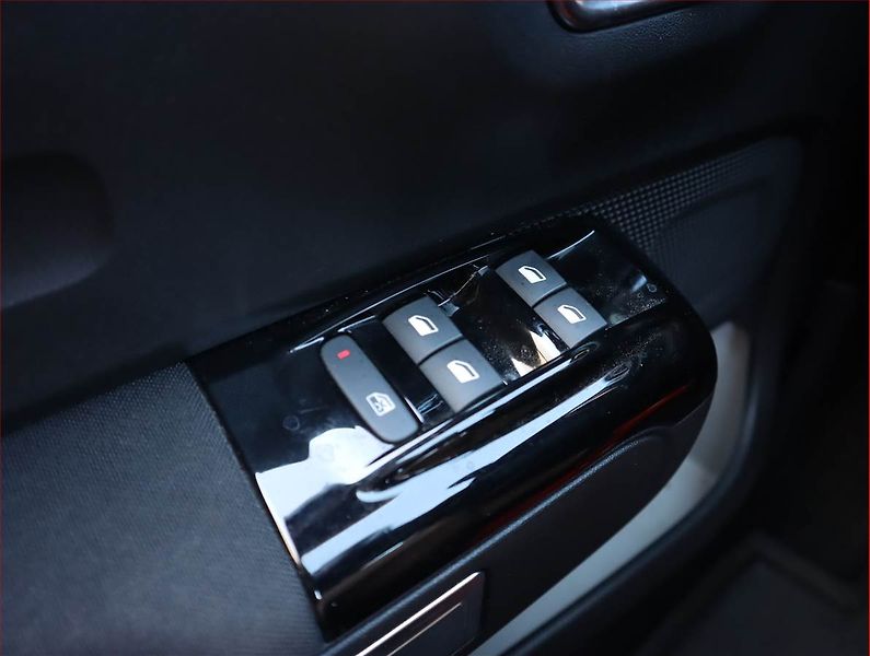 Citroën C3 (2023) 1.2 PureTech, Tempomat - fotka 13 z 19
