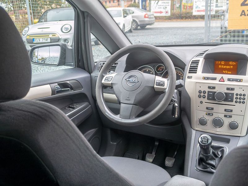 Opel Zafira (2008) 1.9D 88KW - 7 sedadel - fotka 12 z 40