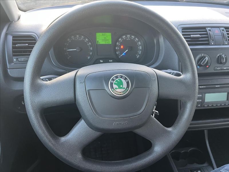 Škoda Fabia 1,6 TDi, Klima - fotka 12 z 17