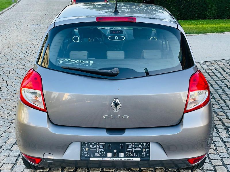 Renault Clio 1.2i 55KW MANUÁL 1MAJITEL  - fotka 14 z 42