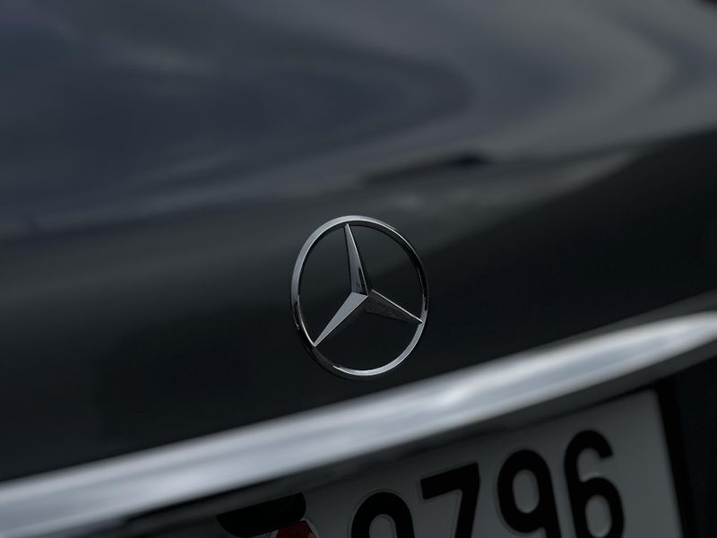 Mercedes-Benz Třídy E (2017)  E-Class 350d 4MATIC BURMESTER - fotka 29 z 30
