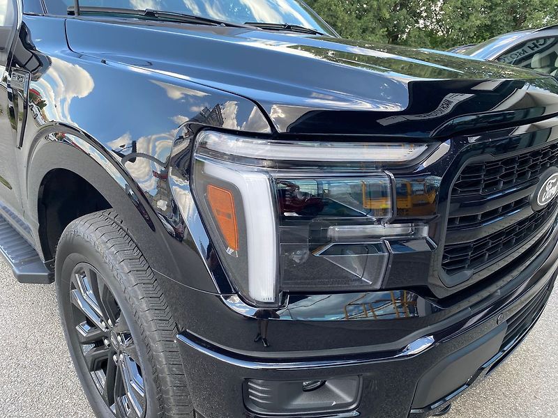 Ford F-150 (2025) Lariat  5,0 298 kW - fotka 11 z 27
