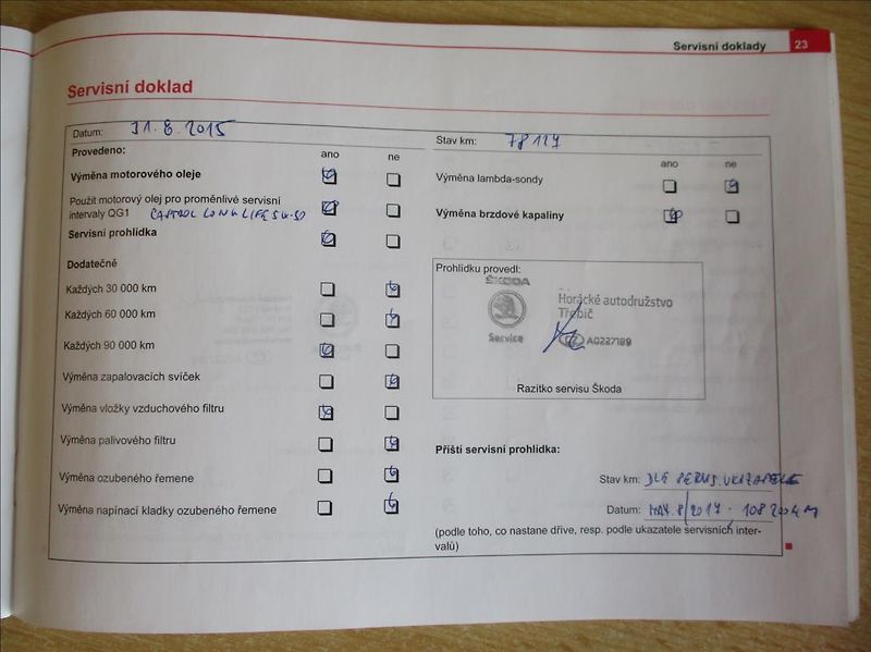 Škoda Octavia 1,6 i, Eleg,aut.klima,s.kn.,CZ - fotka 35 z 39