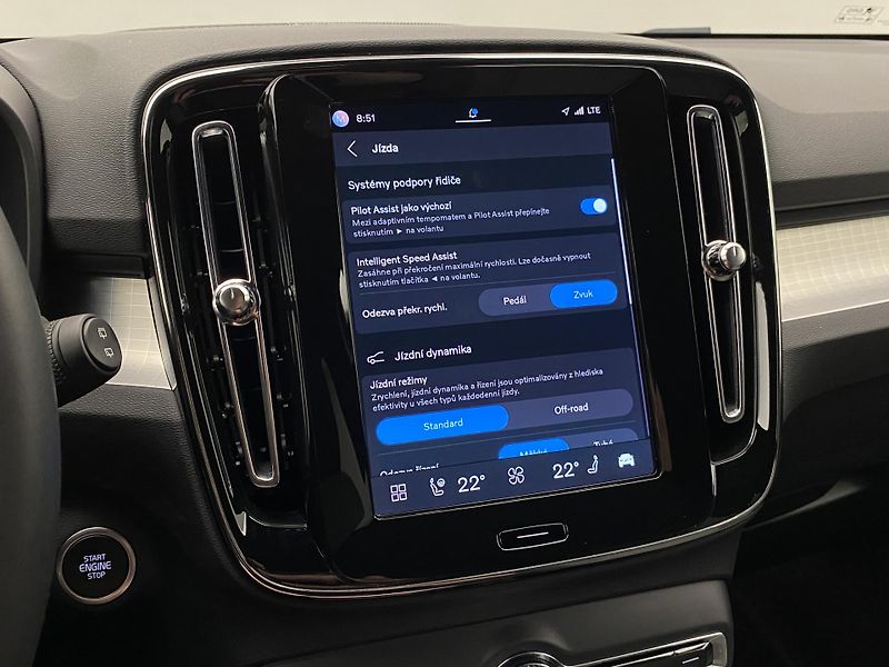 Volvo XC40 B4 DARK PLUS AUT  - fotka 44 z 56