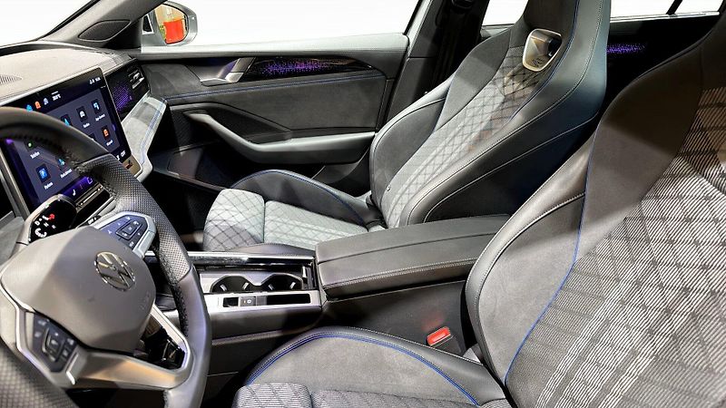 Volkswagen Passat (2026) R-Line 2,0TDI 142kW 4M Nez.Top - fotka 7 z 15