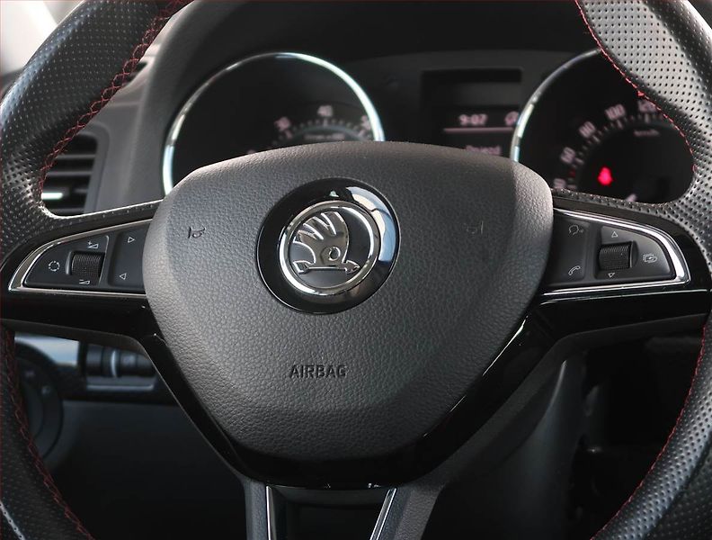 Škoda Yeti (2015) Monte Carlo 1.4 TSI, Bi-Xenony - fotka 19 z 19