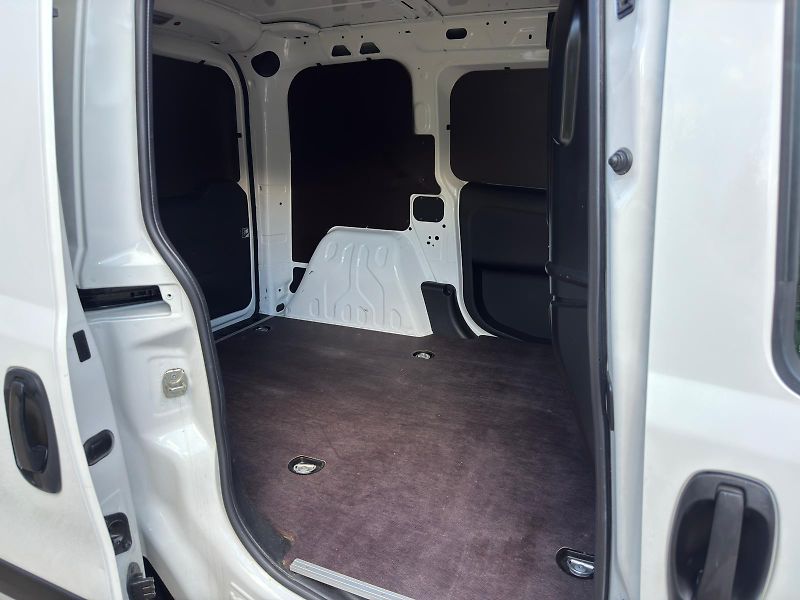 Fiat Dobló cargo 1.3 ČR 1.MAJ, DPH NEHAVAROVÁNO - fotka 9 z 25
