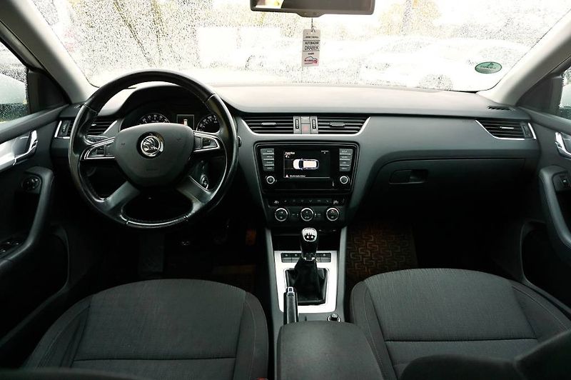 Škoda Octavia (2013) STYLE 2,0 TDI 110 kW - fotka 22 z 40