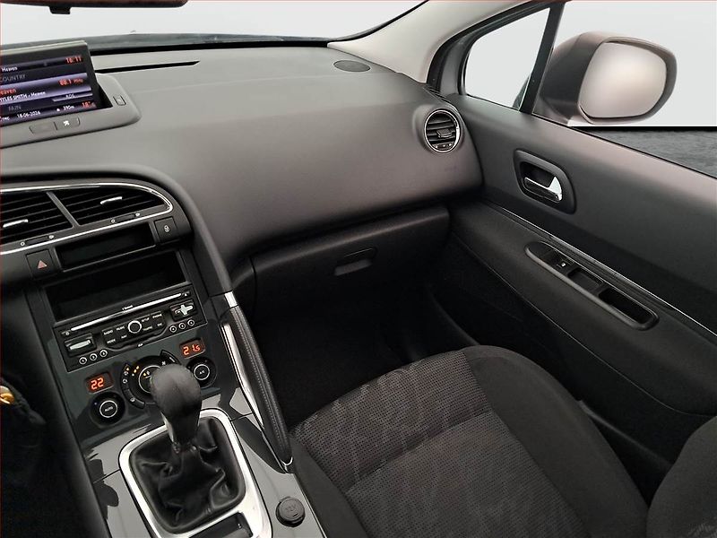 Peugeot 3008 (2012) 1.6 VTi, po STK, zamluveno - fotka 8 z 20