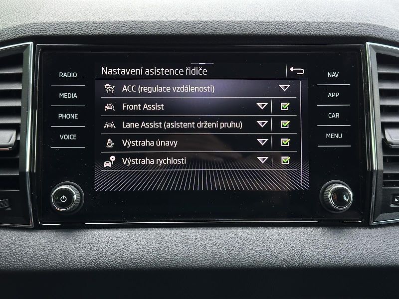 Škoda Karoq 1.5TSi Top & Selection 150PS L - fotka 32 z 46