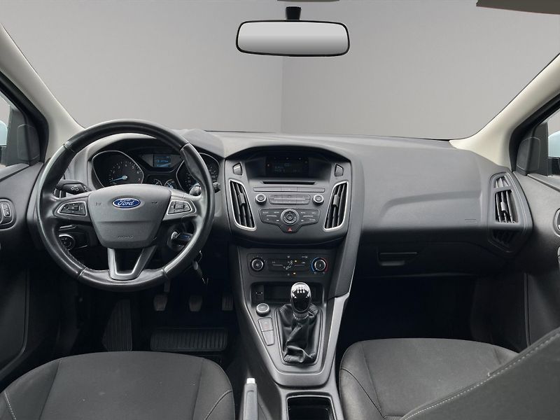 Ford Focus (2016) 1.0 74kw, ČR, 1.maj, serv.knih - fotka 14 z 21