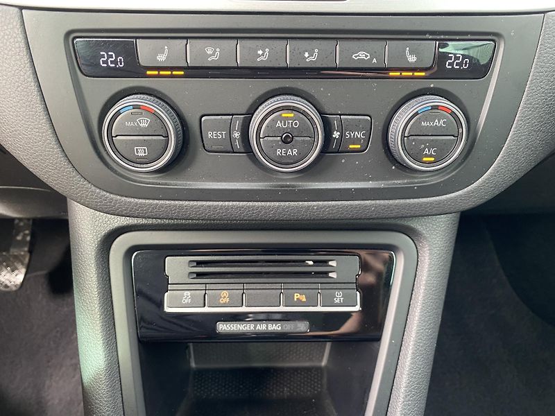 Volkswagen Sharan 1.4 TSI 110kW-7MÍST-NAVI-TAŽNÉ - fotka 22 z 39