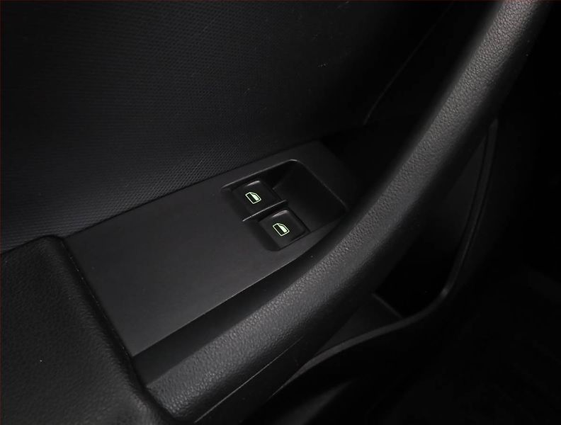Škoda Rapid (2014) Spaceback 1.2 TSI, Serv.kniha - fotka 15 z 17