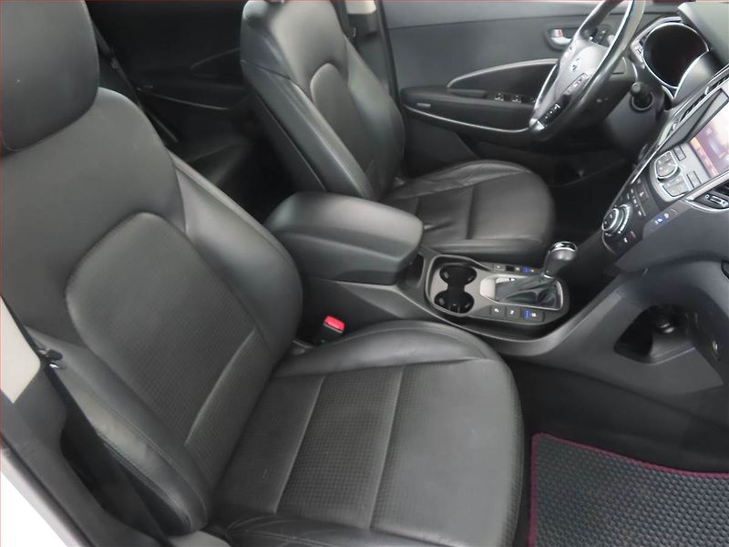 Hyundai Santa Fe (2015) Premium 2.2 CRDi, 4X4 - fotka 9 z 15