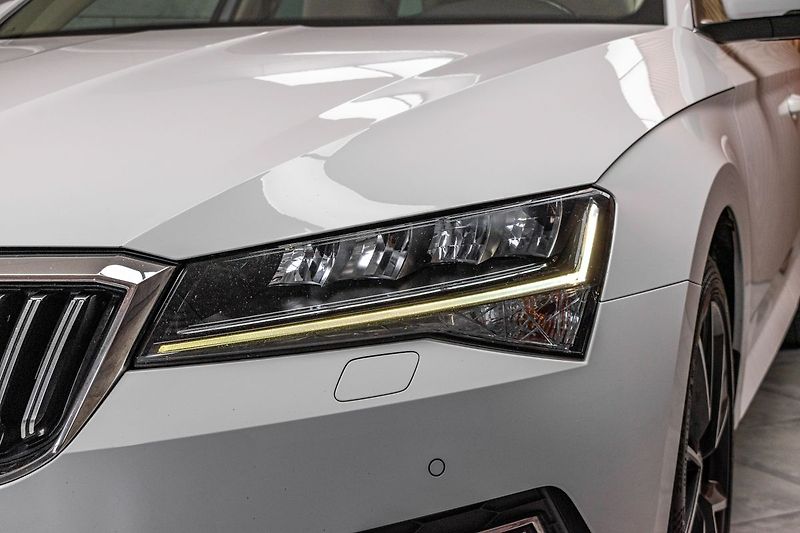 Škoda Superb TDI 147kW 4x4*STYLE*DPH*ČR 1.M - fotka 35 z 40