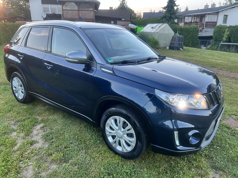 Suzuki Vitara 1,6 88KW,4x4,NAVI,PANORAMA - fotka 9 z 47