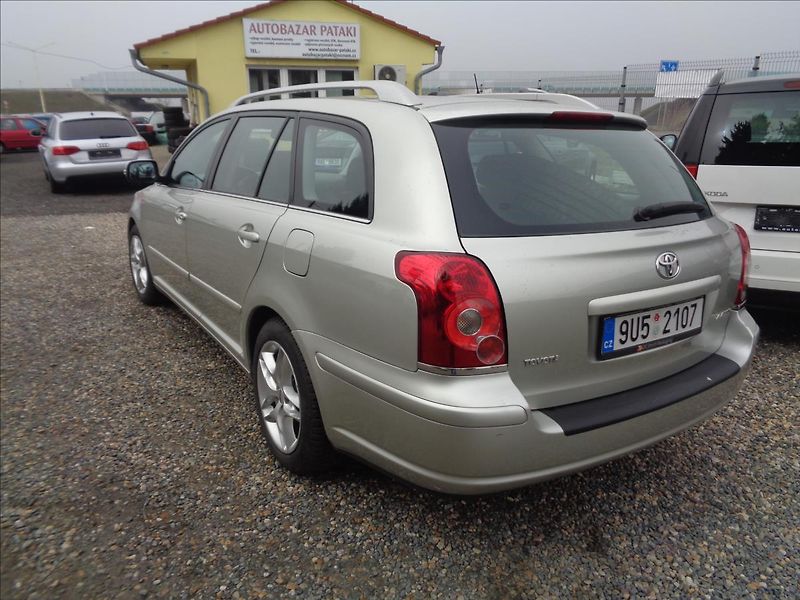 Toyota Avensis 2,0 - fotka 5 z 18