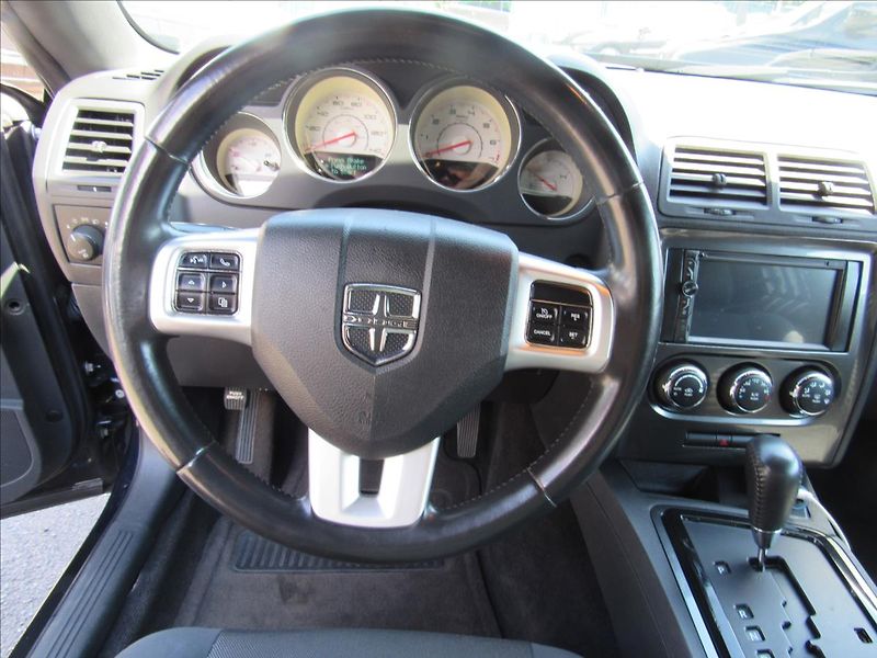 Dodge Challenger 3,6 L VVT 227kW - fotka 11 z 30