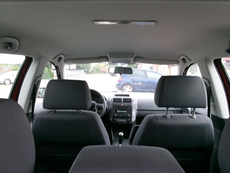 Volkswagen Polo (2006) 1,4 16V COMFORT AC ISOFIX - fotka 11 z 26