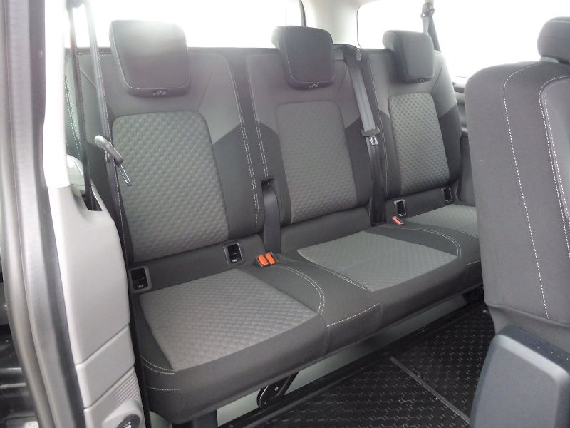 Volkswagen Caravelle (2025) Life DR 2,0 TDI 110kW 8AT - fotka 23 z 29