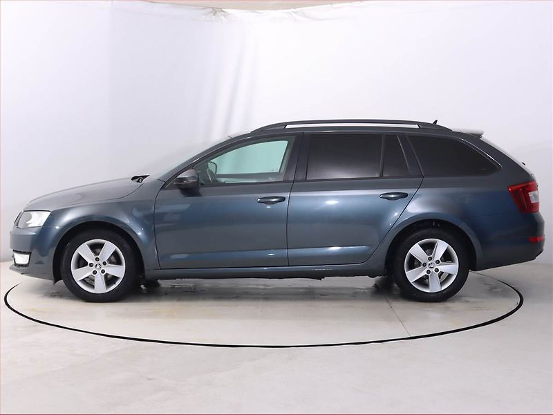 Škoda Octavia (2014) 1.6 TDI, Automat, Navi - fotka 3 z 20