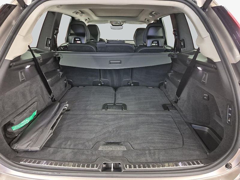 Volvo XC90 T8 Plus Dark #VZDUCH #B&W - fotka 8 z 15