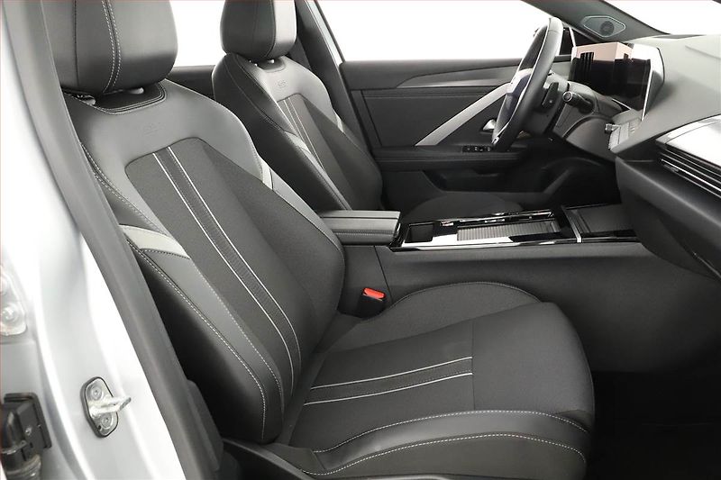 Opel Astra (2024) Plug-in-Hybrid 1.6 T - fotka 7 z 25