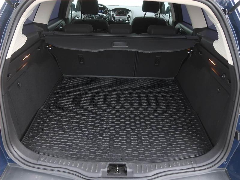 Ford Focus (2015) 1.5 TDCi, Serv.kniha, Navi - fotka 13 z 16