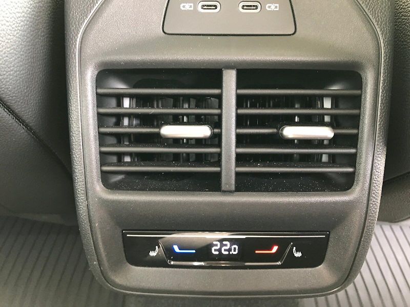 Škoda Superb (2024) COMBI L K TD 142/2.0 A7A - fotka 9 z 26