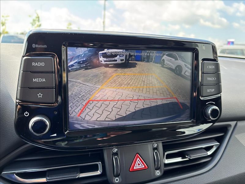 Hyundai i30 1,5 Smart 81kW kombi - fotka 27 z 34