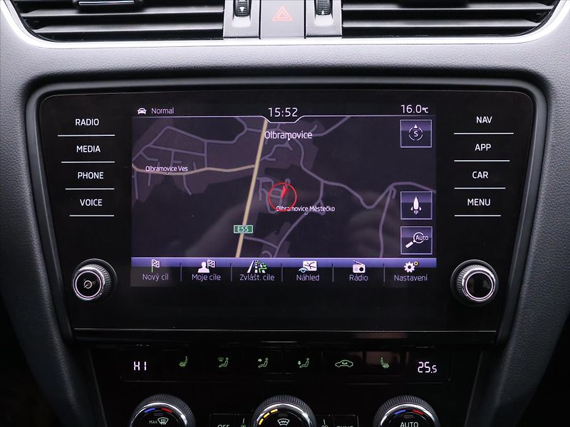Škoda Octavia 2,0 TDI 110kW DSG CZ Style DPH - fotka 23 z 35