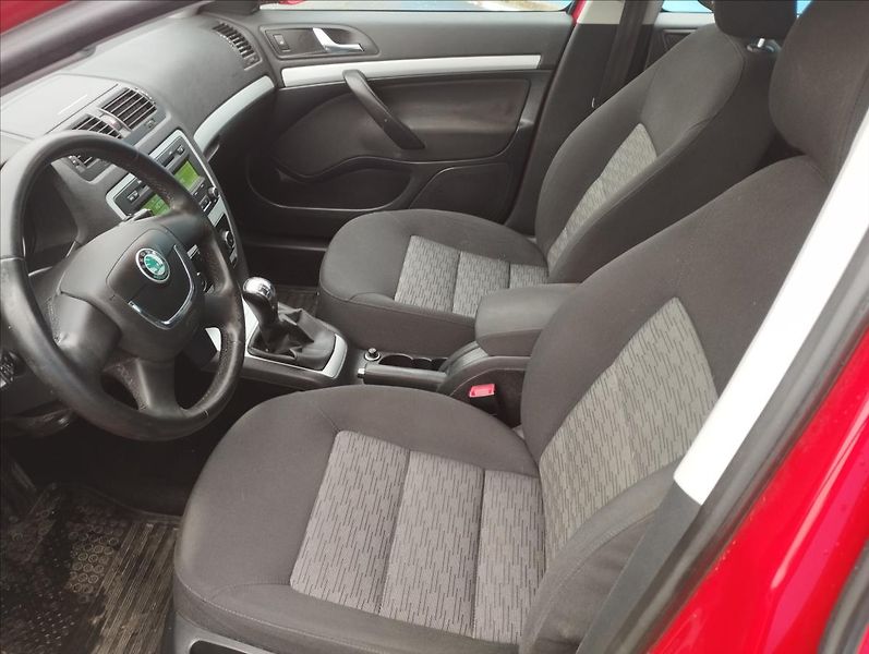 Škoda Octavia 1,4 TSi 90KW ČR 100%KM - fotka 7 z 24