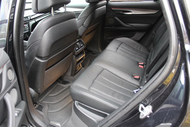 BMW X6 xDrive30d Mpaket  - fotka 11 z 27