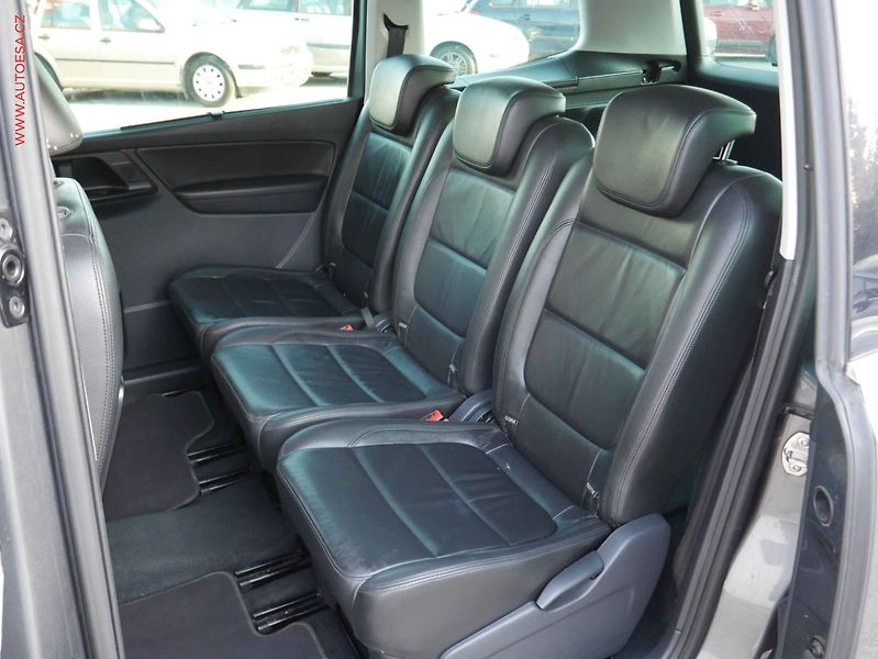 Volkswagen Sharan (2012) 2.0TDi, AT, navi, bixen - fotka 10 z 17