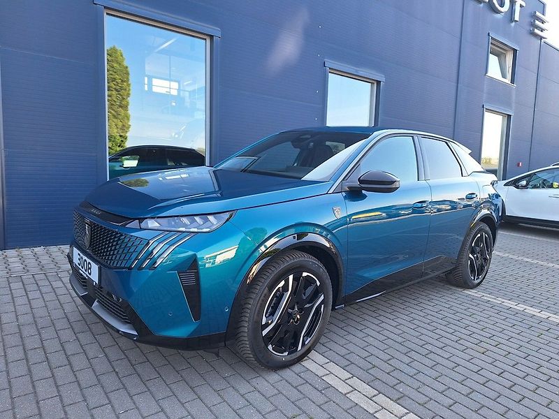 Peugeot 3008 (2026) GT Elektromotor 157 kW / 210 k - fotka 1 z 15